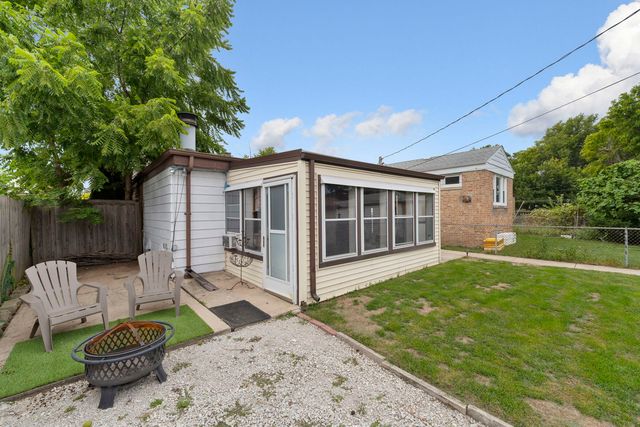 2449 Leyden Avenue, River Grove, IL 60171