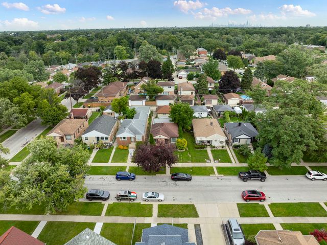 2449 Leyden Avenue, River Grove, IL 60171