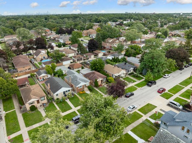 2449 Leyden Avenue, River Grove, IL 60171