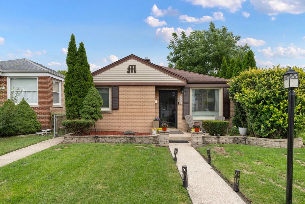 2449 Leyden Avenue, River Grove, IL 60171