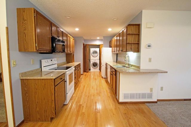 207 Primrose Court, Vadnais Heights, MN 55127