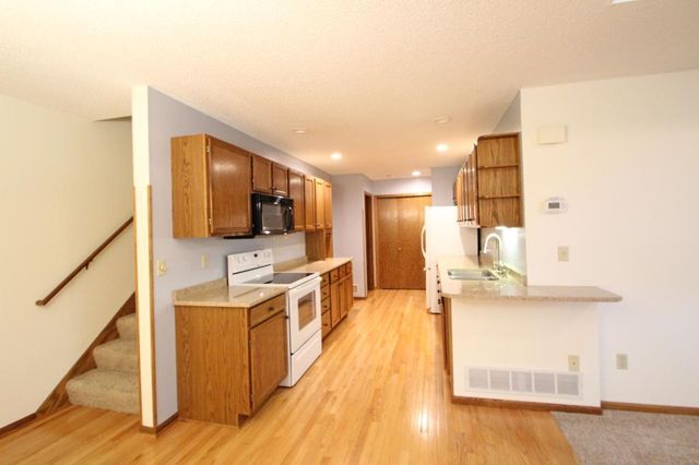 207 Primrose Court, Vadnais Heights, MN 55127
