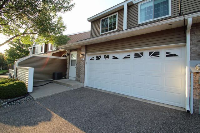 207 Primrose Court, Vadnais Heights, MN 55127