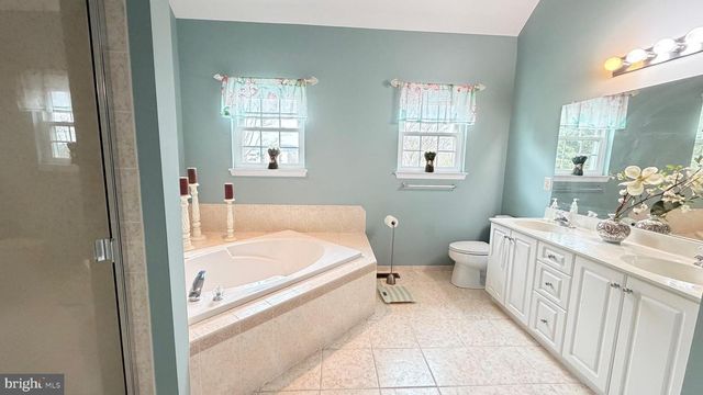 125 SUMMER HILL DR, Gilbertsville, PA 19525