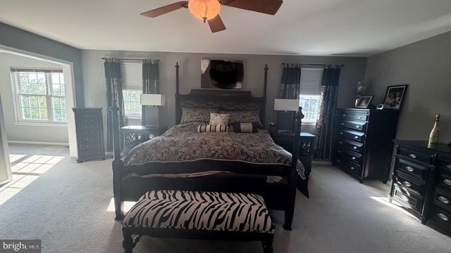 125 SUMMER HILL DR, Gilbertsville, PA 19525
