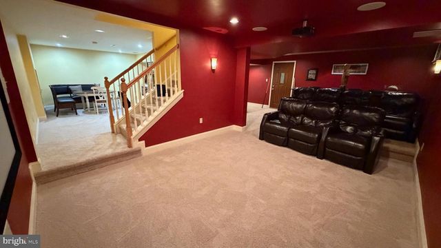 125 SUMMER HILL DR, Gilbertsville, PA 19525