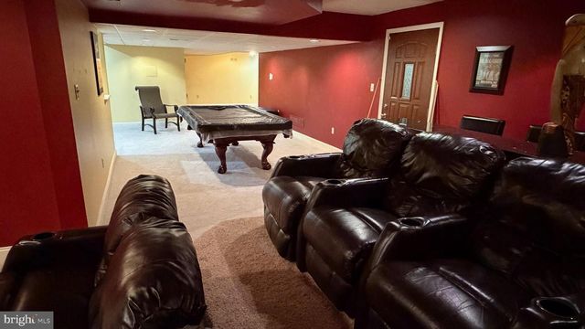 125 SUMMER HILL DR, Gilbertsville, PA 19525