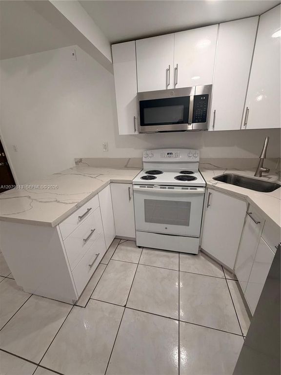 4715 NW 7th Street 108-2, Miami, FL 33126