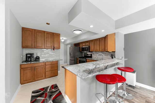 15513 Whitehall Lane 15513, Orland Park, IL 60462