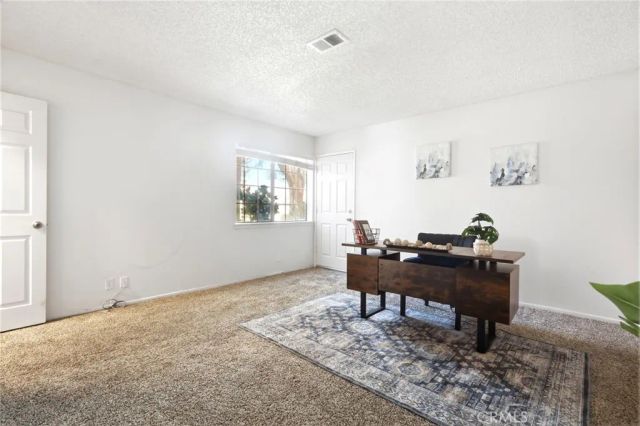 19077 Elm, Apple Valley, CA 92308