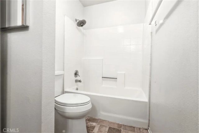 19077 Elm, Apple Valley, CA 92308