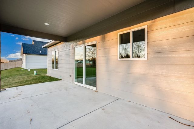 613 S Sweetwater, Maize, KS 67101