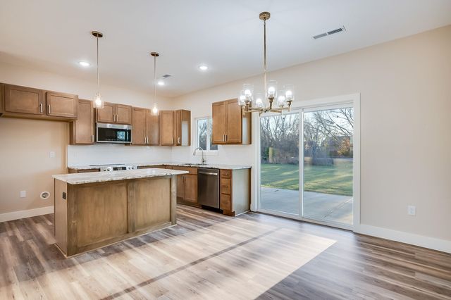 613 S Sweetwater, Maize, KS 67101