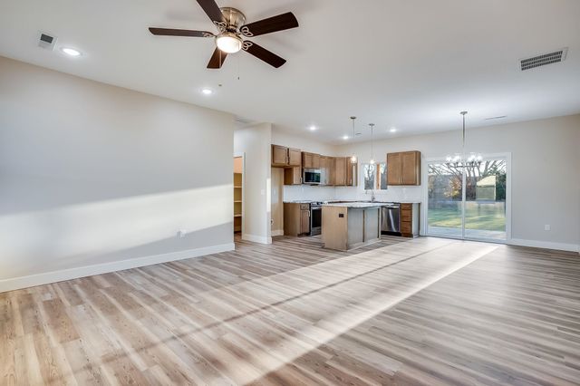 613 S Sweetwater, Maize, KS 67101