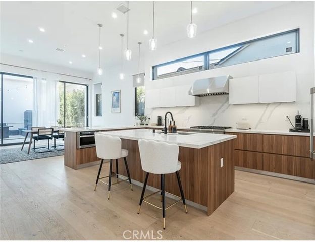 12136 Clarkson Rd Road, Los Angeles, CA 90064