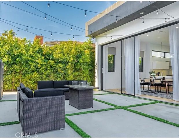 12136 Clarkson Rd Road, Los Angeles, CA 90064