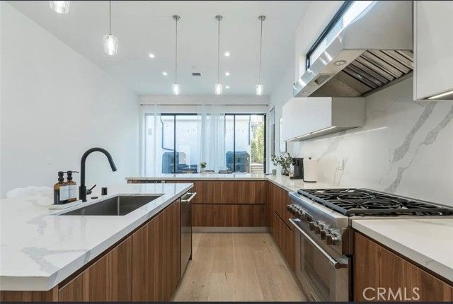 12136 Clarkson Rd Road, Los Angeles, CA 90064