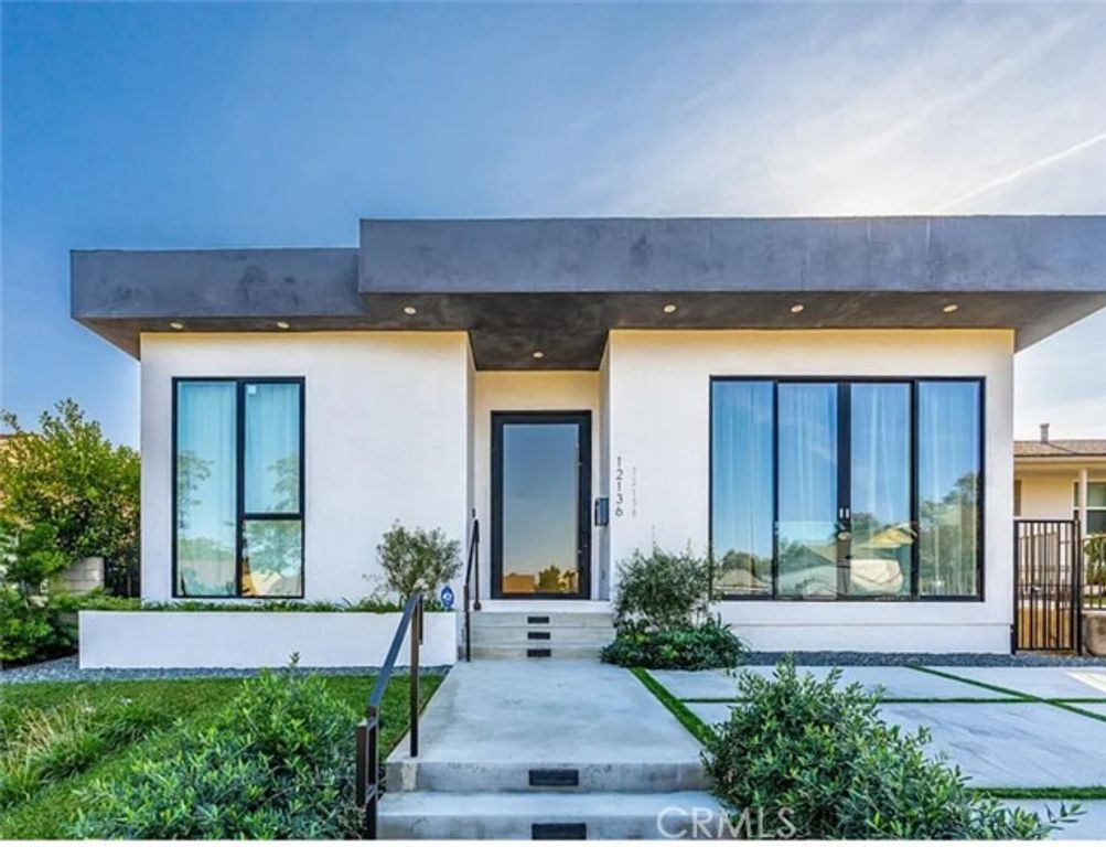 12136 Clarkson Rd Road, Los Angeles, CA 90064