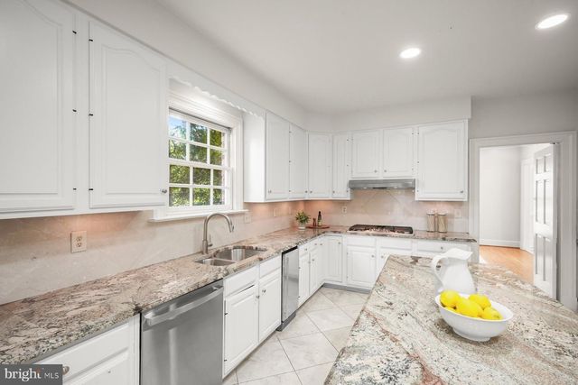 1620 FOXHALL RD NW, Washington, DC 20007