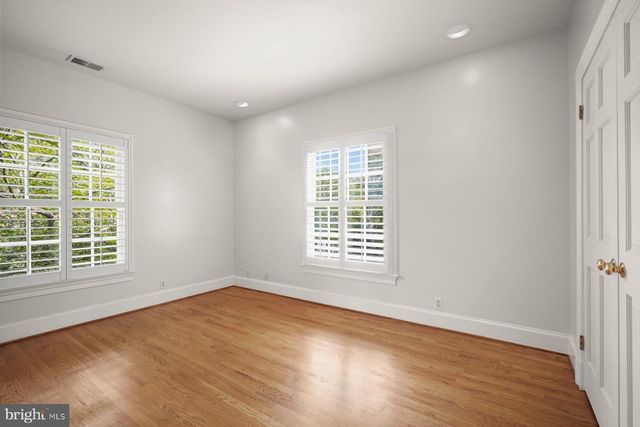 1620 FOXHALL RD NW, Washington, DC 20007
