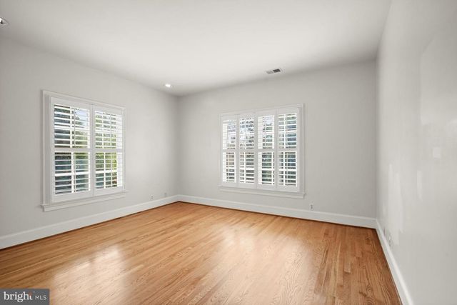 1620 FOXHALL RD NW, Washington, DC 20007