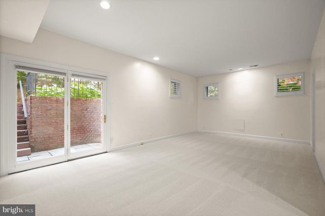 1620 FOXHALL RD NW, Washington, DC 20007