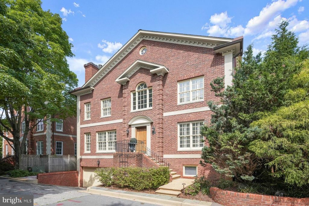1620 FOXHALL RD NW, Washington, DC 20007