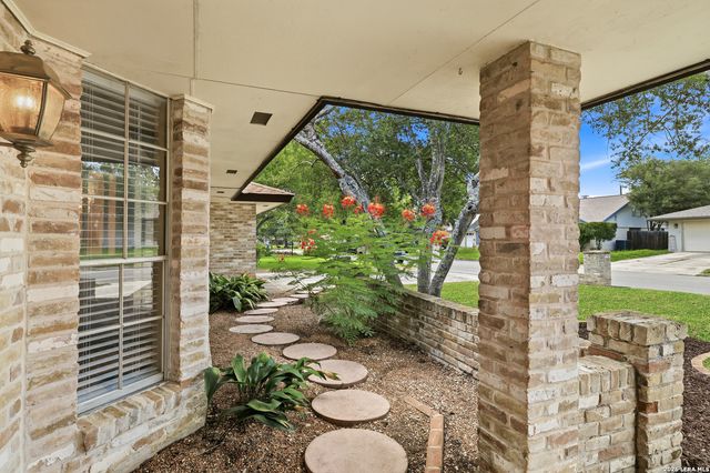 418 CRESTWIND DR, Windcrest, TX 78239