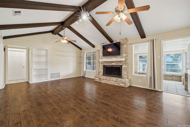 418 CRESTWIND DR, Windcrest, TX 78239