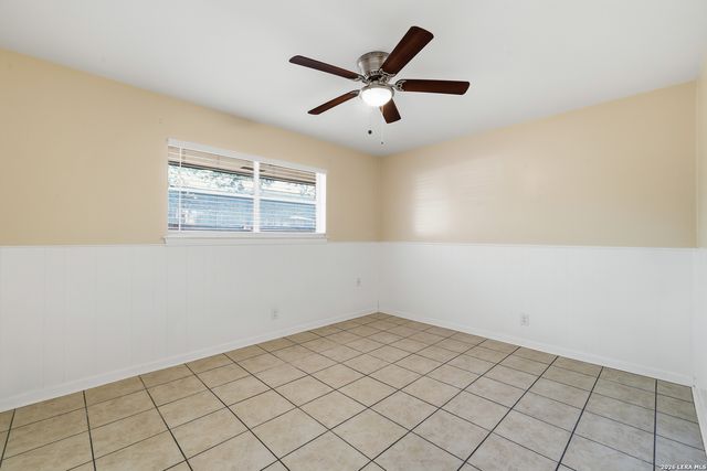 418 CRESTWIND DR, Windcrest, TX 78239