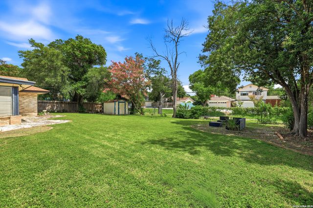 418 CRESTWIND DR, Windcrest, TX 78239