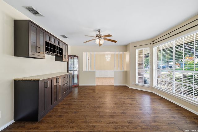 418 CRESTWIND DR, Windcrest, TX 78239