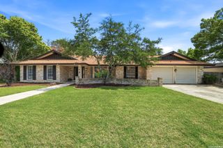 418 CRESTWIND DR, Windcrest, TX 78239