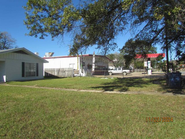 701 N Main, Hamburg, AR 71646