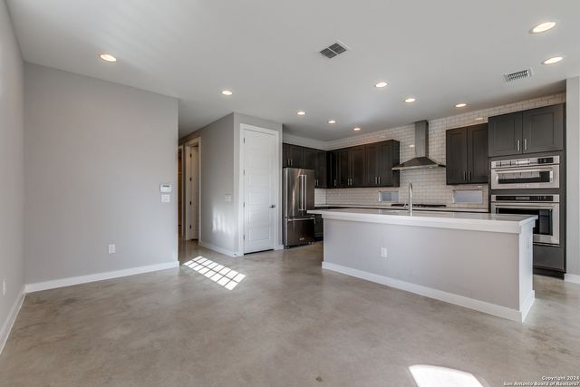 448 E OLMOS DR, San Antonio, TX 78212