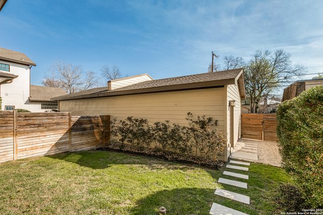 448 E OLMOS DR, San Antonio, TX 78212