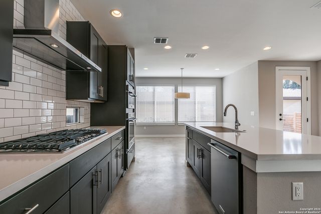 448 E OLMOS DR, San Antonio, TX 78212