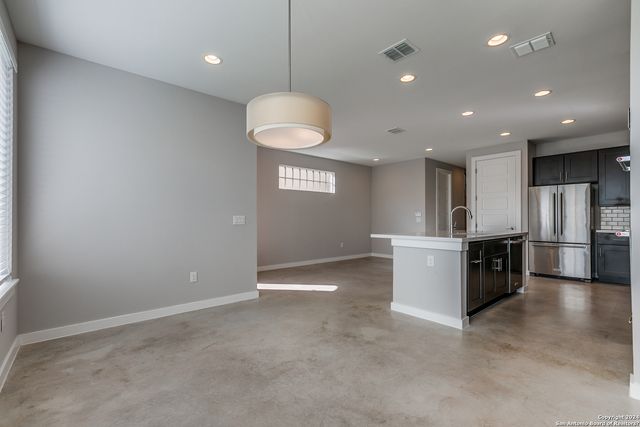 448 E OLMOS DR, San Antonio, TX 78212