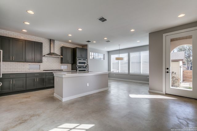 448 E OLMOS DR, San Antonio, TX 78212