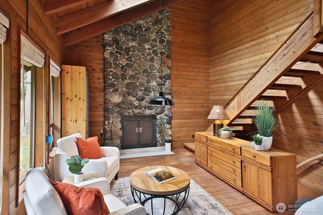 6991 High Meadow Drive, Clinton, WA 98236