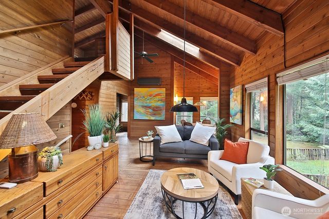 6991 High Meadow Drive, Clinton, WA 98236