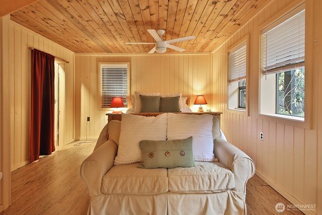 6991 High Meadow Drive, Clinton, WA 98236