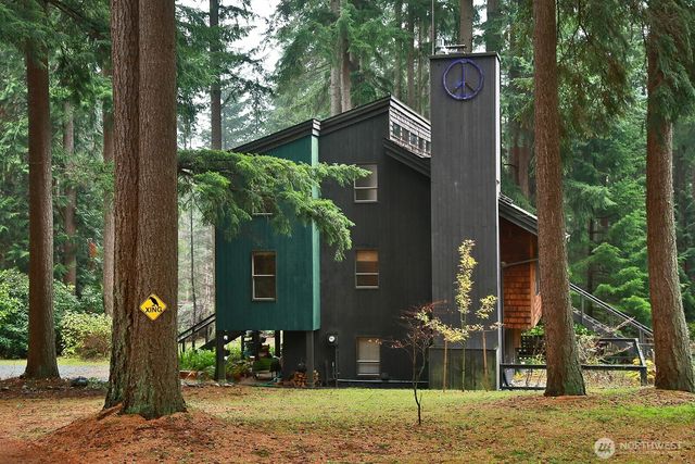 6991 High Meadow Drive, Clinton, WA 98236