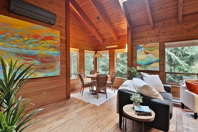 6991 High Meadow Drive, Clinton, WA 98236