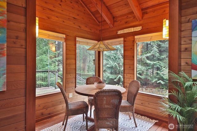 6991 High Meadow Drive, Clinton, WA 98236