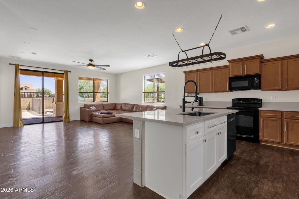 Image 17 of property listing at 21592 E ROUNDUP Court, Queen Creek, AZ 85142