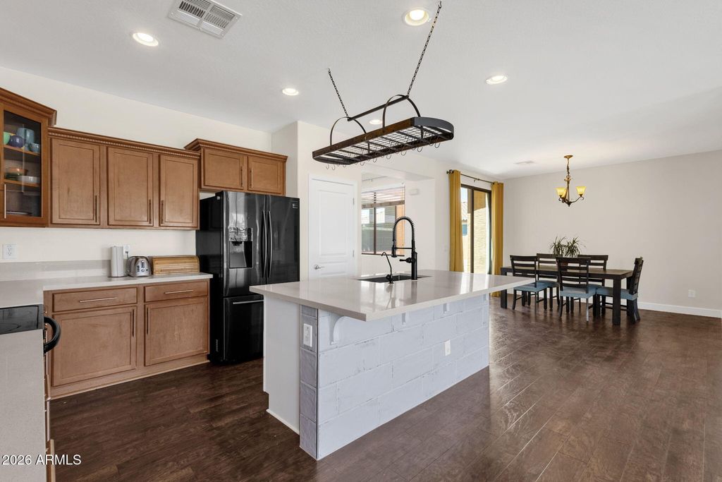 Image 18 of property listing at 21592 E ROUNDUP Court, Queen Creek, AZ 85142