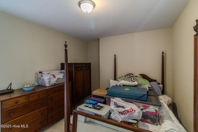 2412 King Richard Court E, Greenville, NC 27858