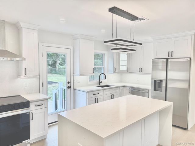 137 Merritts Pond Road, Riverhead, NY 11901