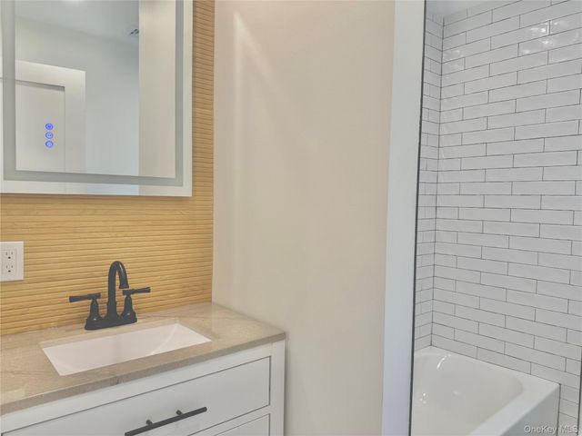 137 Merritts Pond Road, Riverhead, NY 11901
